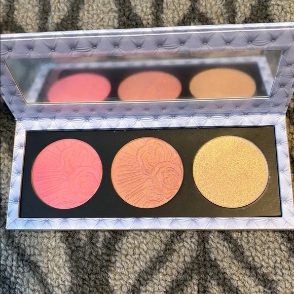 BNIB Pat McGrath Labs X Bridgerton Divine Blush & Glow Trio: Love at First Blush - Picture 8 of 10